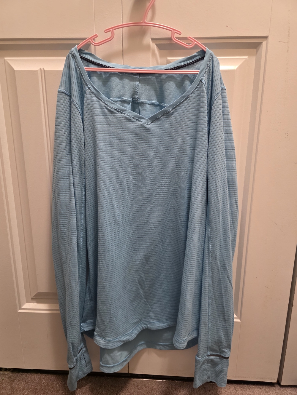 Lululemon Light Blue Women's Long Sleeve V-Neck Top